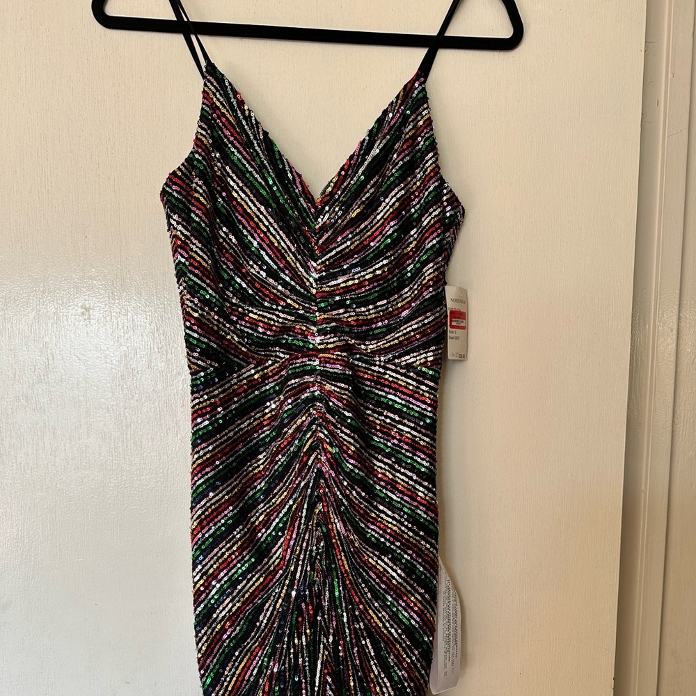 SPARKLY DRESS CURVY GIRL FRIENDLY